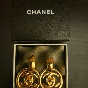 Chanel CC XL Turnlock Round Clip On Earrings Gold Plated 97P Pendant Authentic